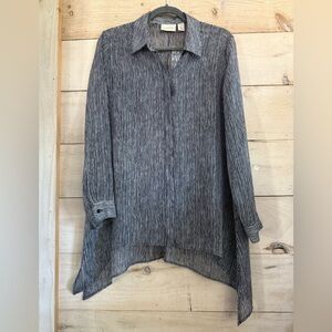 Chicos Women’s Black & White Micro Stripe Shear Blouse Collar Sharkbite Hem Sz 1